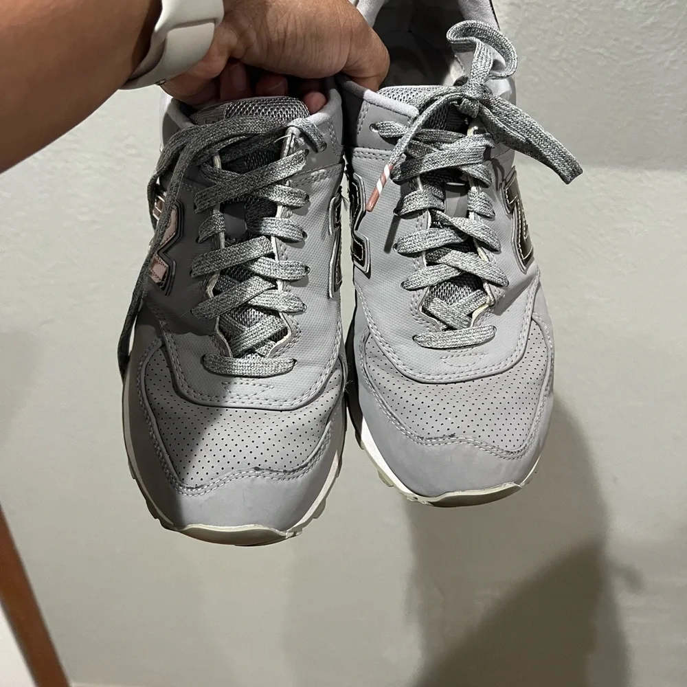 New Balance 574 Gray Sneakers with Rose Gold Details Size 8 - Picture 5 of 8